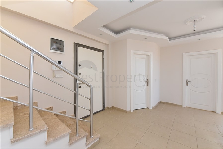 دوبلكس عائلية واسعة - اطلالة بحر - تصميم 3 غرف و2 صالة - في مهموتلار /  الانيا 