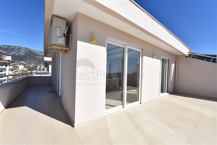 دوبلكس عائلية واسعة - اطلالة بحر - تصميم 3 غرف و2 صالة - في مهموتلار /  الانيا 