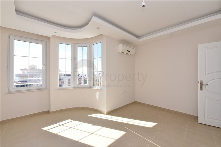 دوبلكس عائلية واسعة - اطلالة بحر - تصميم 3 غرف و2 صالة - في مهموتلار /  الانيا 