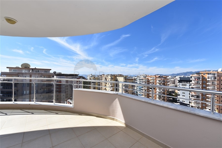 دوبلكس عائلية واسعة - اطلالة بحر - تصميم 3 غرف و2 صالة - في مهموتلار /  الانيا 