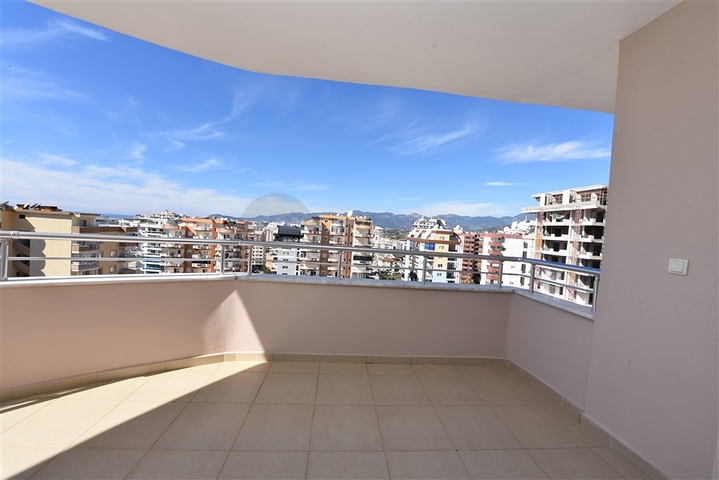 دوبلكس عائلية واسعة - اطلالة بحر - تصميم 3 غرف و2 صالة - في مهموتلار /  الانيا 