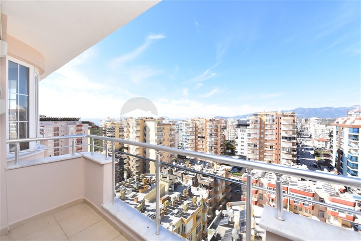 دوبلكس عائلية واسعة - اطلالة بحر - تصميم 3 غرف و2 صالة - في مهموتلار /  الانيا 