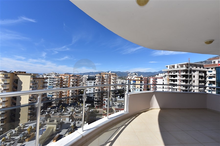 دوبلكس عائلية واسعة - اطلالة بحر - تصميم 3 غرف و2 صالة - في مهموتلار /  الانيا 