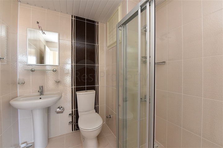 دوبلكس عائلية واسعة - اطلالة بحر - تصميم 3 غرف و2 صالة - في مهموتلار /  الانيا 