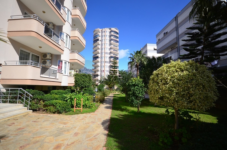 دوبلكس عائلية واسعة - اطلالة بحر - تصميم 3 غرف و2 صالة - في مهموتلار /  الانيا 