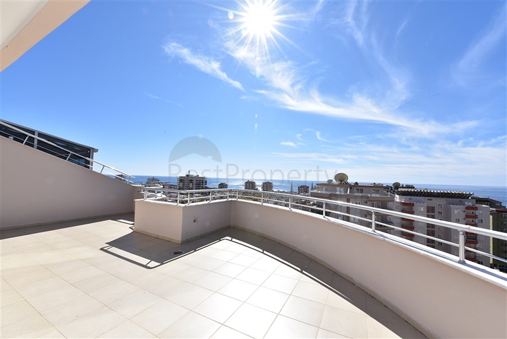 دوبلكس عائلية واسعة - اطلالة بحر - تصميم 3 غرف و2 صالة - في مهموتلار /  الانيا 