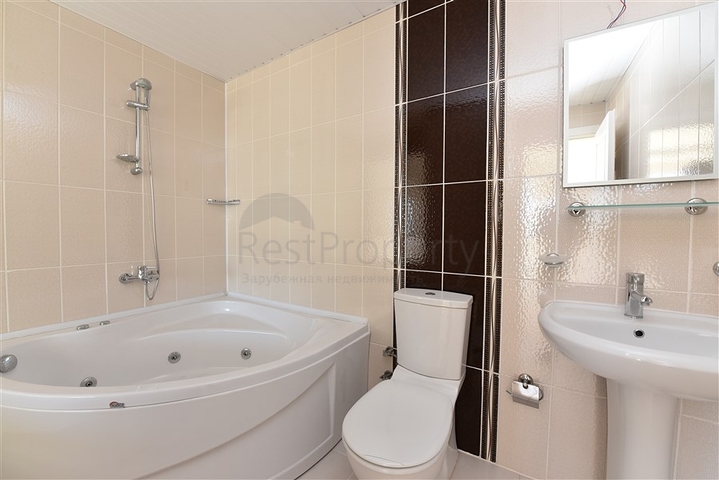 دوبلكس عائلية واسعة - اطلالة بحر - تصميم 3 غرف و2 صالة - في مهموتلار /  الانيا 