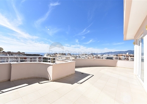 دوبلكس عائلية واسعة - اطلالة بحر - تصميم 3 غرف و2 صالة - في مهموتلار /  الانيا 