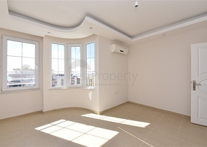 دوبلكس عائلية واسعة - اطلالة بحر - تصميم 3 غرف و2 صالة - في مهموتلار /  الانيا 