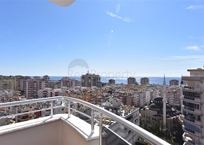 دوبلكس عائلية واسعة - اطلالة بحر - تصميم 3 غرف و2 صالة - في مهموتلار /  الانيا 