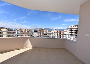 دوبلكس عائلية واسعة - اطلالة بحر - تصميم 3 غرف و2 صالة - في مهموتلار /  الانيا 