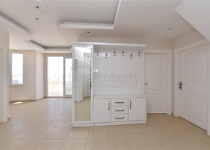 دوبلكس عائلية واسعة - اطلالة بحر - تصميم 3 غرف و2 صالة - في مهموتلار /  الانيا 