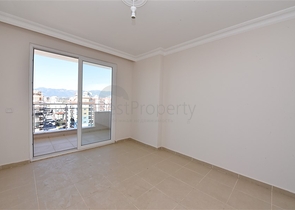 دوبلكس عائلية واسعة - اطلالة بحر - تصميم 3 غرف و2 صالة - في مهموتلار /  الانيا 