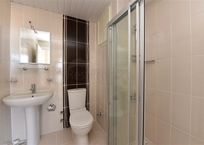 دوبلكس عائلية واسعة - اطلالة بحر - تصميم 3 غرف و2 صالة - في مهموتلار /  الانيا 