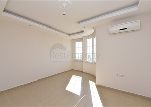 دوبلكس عائلية واسعة - اطلالة بحر - تصميم 3 غرف و2 صالة - في مهموتلار /  الانيا 