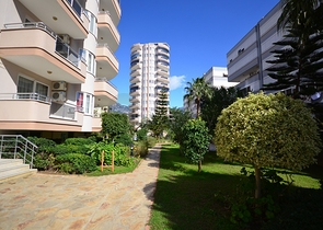 دوبلكس عائلية واسعة - اطلالة بحر - تصميم 3 غرف و2 صالة - في مهموتلار /  الانيا 