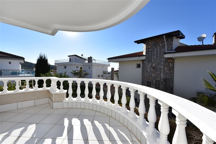 فيلا مستقلة - اربع غرف وصالة - ضمن مجمع - في كارجي جاك / الانيا 