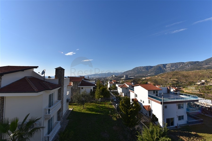 فيلا مستقلة - اربع غرف وصالة - ضمن مجمع - في كارجي جاك / الانيا 