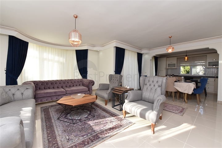 فيلا مستقلة - اربع غرف وصالة - ضمن مجمع - في كارجي جاك / الانيا 