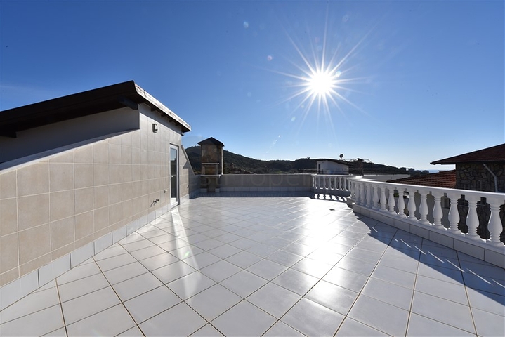 فيلا مستقلة - اربع غرف وصالة - ضمن مجمع - في كارجي جاك / الانيا 