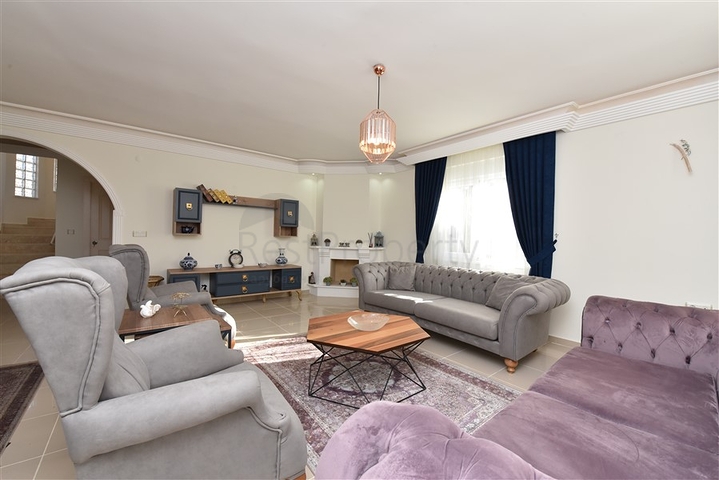 فيلا مستقلة - اربع غرف وصالة - ضمن مجمع - في كارجي جاك / الانيا 