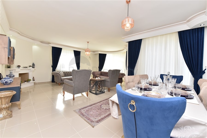 فيلا مستقلة - اربع غرف وصالة - ضمن مجمع - في كارجي جاك / الانيا 