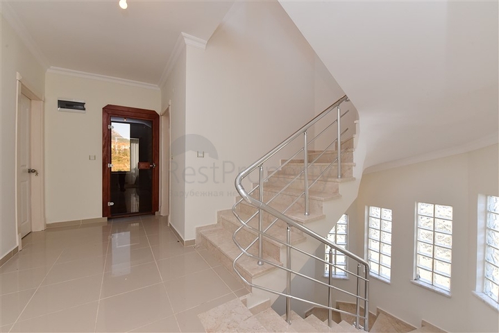 فيلا مستقلة - اربع غرف وصالة - ضمن مجمع - في كارجي جاك / الانيا 