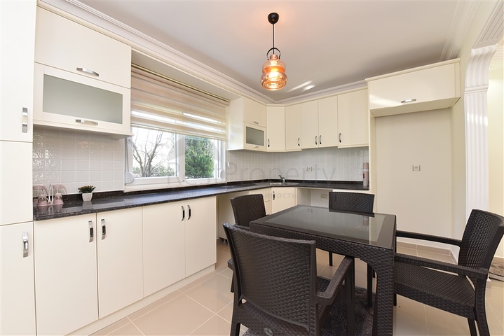 فيلا مستقلة - اربع غرف وصالة - ضمن مجمع - في كارجي جاك / الانيا 