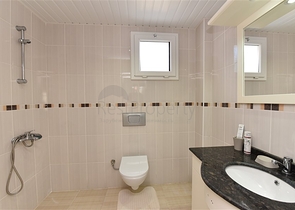 فيلا مستقلة - اربع غرف وصالة - ضمن مجمع - في كارجي جاك / الانيا 