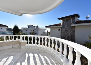 فيلا مستقلة - اربع غرف وصالة - ضمن مجمع - في كارجي جاك / الانيا 