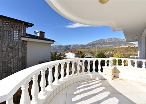 فيلا مستقلة - اربع غرف وصالة - ضمن مجمع - في كارجي جاك / الانيا 