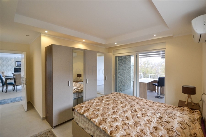 فيلا مستقلة - مسبح خاص وحديقة - تصميم 4 غرف وصالة -اطلالة بحر- في كارجي جاك /الانيا 