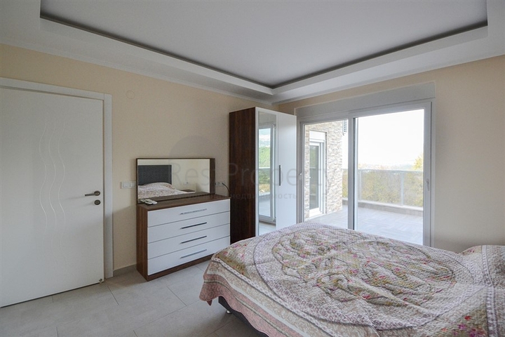 فيلا مستقلة - مسبح خاص وحديقة - تصميم 4 غرف وصالة -اطلالة بحر- في كارجي جاك /الانيا 