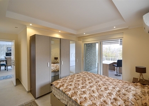 فيلا مستقلة - مسبح خاص وحديقة - تصميم 4 غرف وصالة -اطلالة بحر- في كارجي جاك /الانيا 