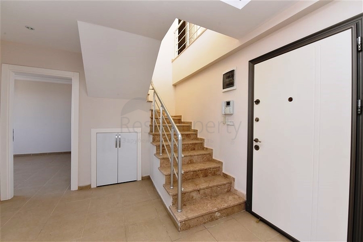 دوبلكس عائلية - 3 غرف وصالتين - اطلالة بحر - في مهموتلار / الانيا 