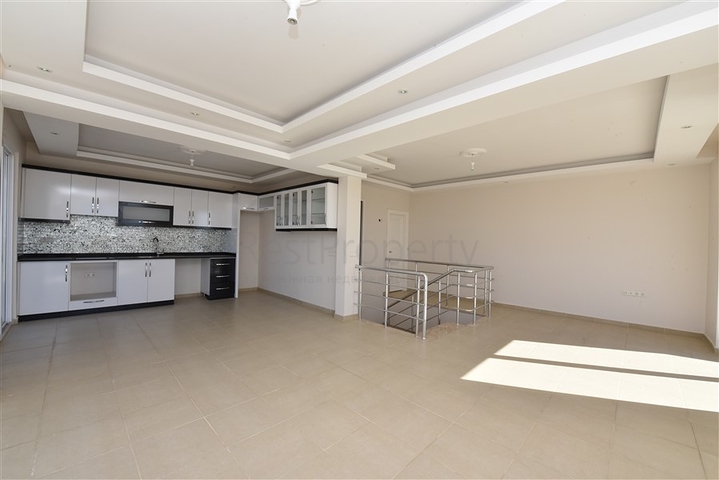 دوبلكس عائلية - 3 غرف وصالتين - اطلالة بحر - في مهموتلار / الانيا 