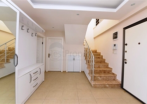 دوبلكس عائلية - 3 غرف وصالتين - اطلالة بحر - في مهموتلار / الانيا 