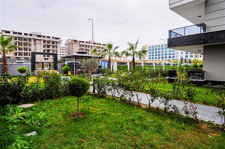 شقة دوبلكس ارضية - مع مدخل للحديقة -ضمن مجمع حديث فاخر - في كارجي جاك / الانيا 