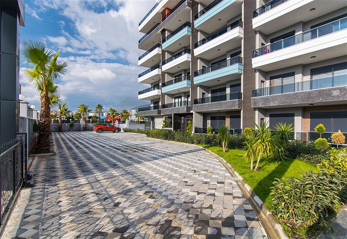 شقة دوبلكس ارضية - مع مدخل للحديقة -ضمن مجمع حديث فاخر - في كارجي جاك / الانيا 