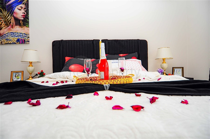 شقة دوبلكس ارضية - مع مدخل للحديقة -ضمن مجمع حديث فاخر - في كارجي جاك / الانيا 