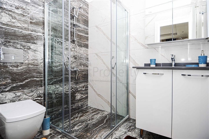 شقة دوبلكس ارضية - مع مدخل للحديقة -ضمن مجمع حديث فاخر - في كارجي جاك / الانيا 