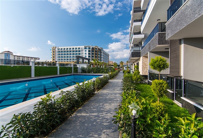 شقة دوبلكس ارضية - مع مدخل للحديقة -ضمن مجمع حديث فاخر - في كارجي جاك / الانيا 