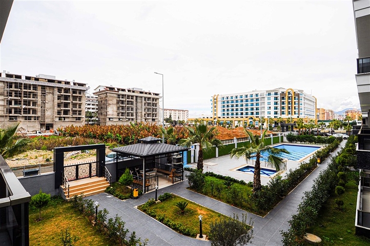 شقة دوبلكس ارضية - مع مدخل للحديقة -ضمن مجمع حديث فاخر - في كارجي جاك / الانيا 