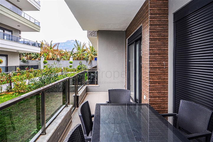 شقة دوبلكس ارضية - مع مدخل للحديقة -ضمن مجمع حديث فاخر - في كارجي جاك / الانيا 