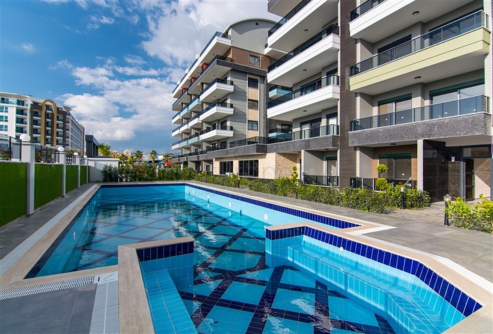 شقة دوبلكس ارضية - مع مدخل للحديقة -ضمن مجمع حديث فاخر - في كارجي جاك / الانيا 