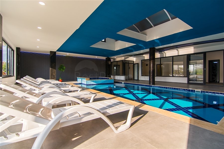 شقة دوبلكس ارضية - مع مدخل للحديقة -ضمن مجمع حديث فاخر - في كارجي جاك / الانيا 