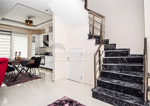 شقة دوبلكس ارضية - مع مدخل للحديقة -ضمن مجمع حديث فاخر - في كارجي جاك / الانيا 