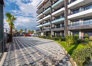 شقة دوبلكس ارضية - مع مدخل للحديقة -ضمن مجمع حديث فاخر - في كارجي جاك / الانيا 