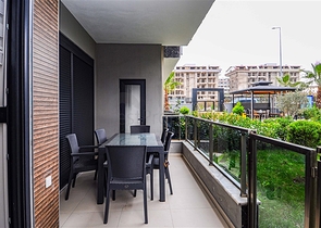 شقة دوبلكس ارضية - مع مدخل للحديقة -ضمن مجمع حديث فاخر - في كارجي جاك / الانيا 