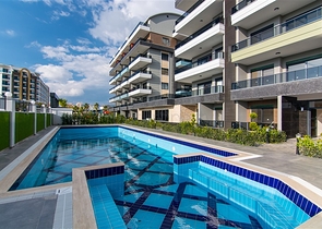 شقة دوبلكس ارضية - مع مدخل للحديقة -ضمن مجمع حديث فاخر - في كارجي جاك / الانيا 